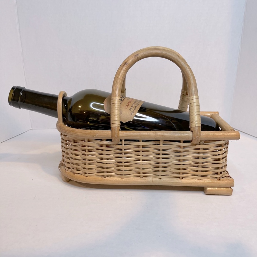 Wicker wine bottle basket